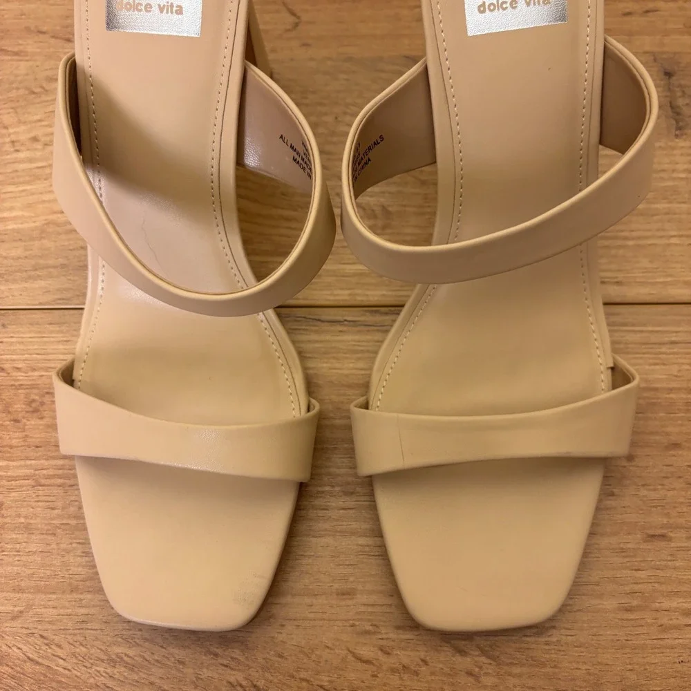 DOLCE VITA Veniss Block Heel Sandals Nude Tan Women Size 8.5 Open Toe Strappy